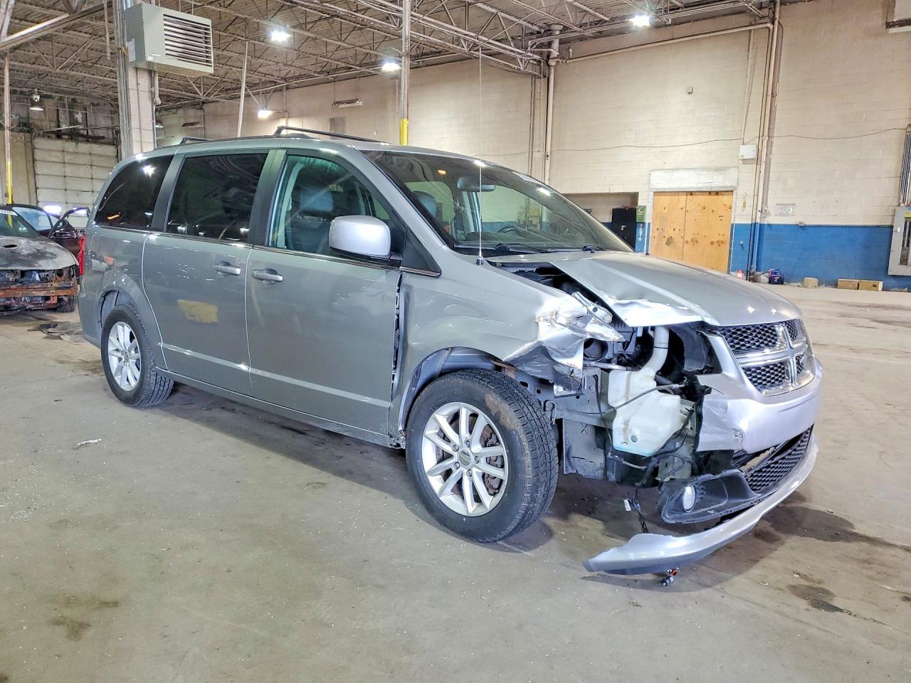 Dodge Caravan Sxt