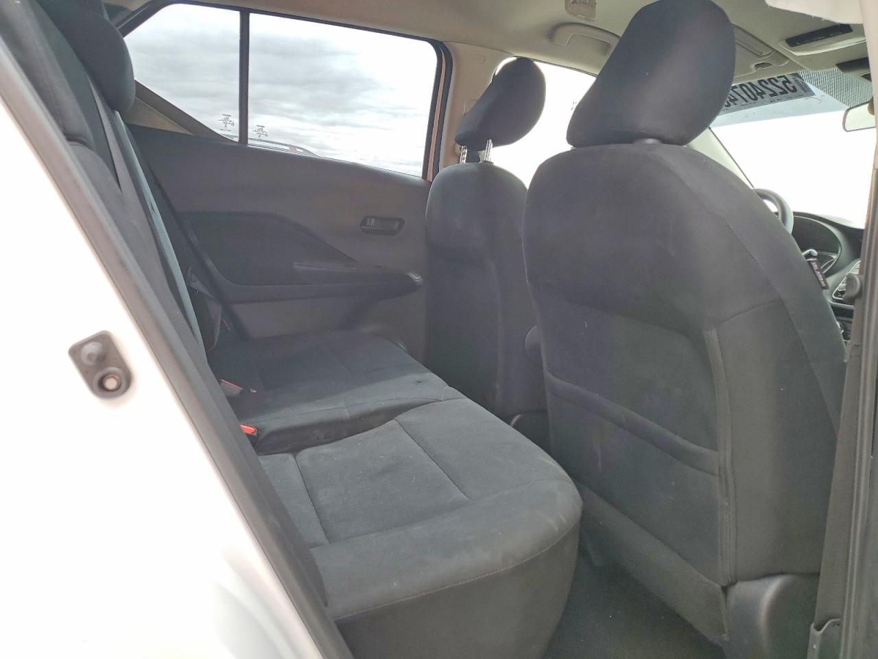 Nissan Kicks S