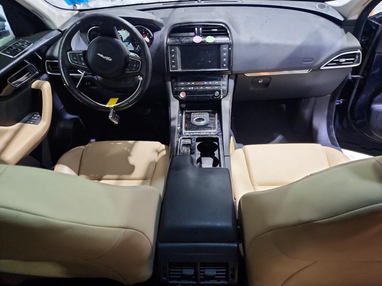 Jaguar F-PACE Premium