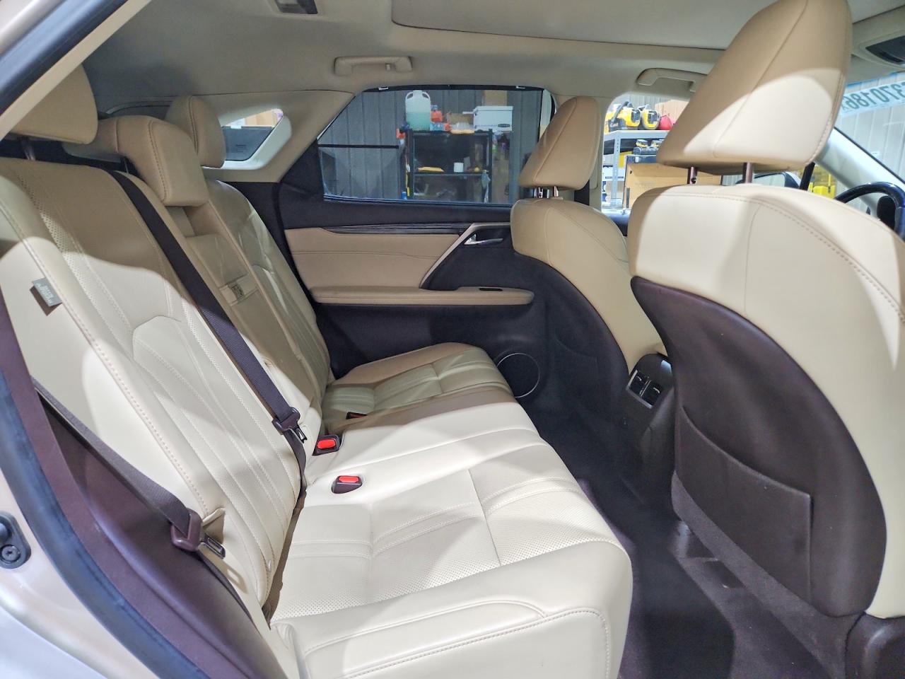 Lexus RX Base