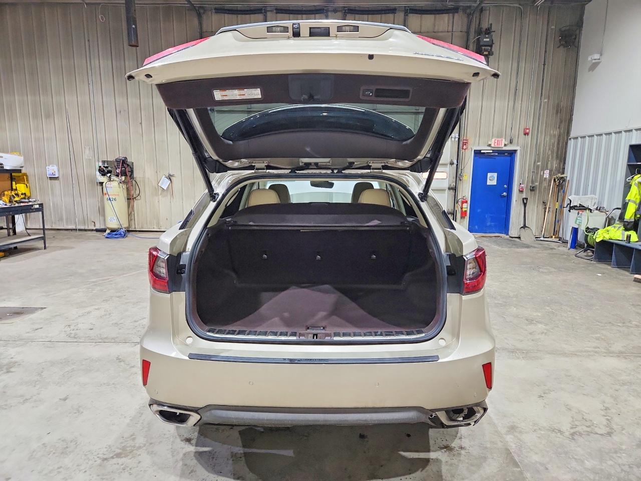 Lexus RX Base