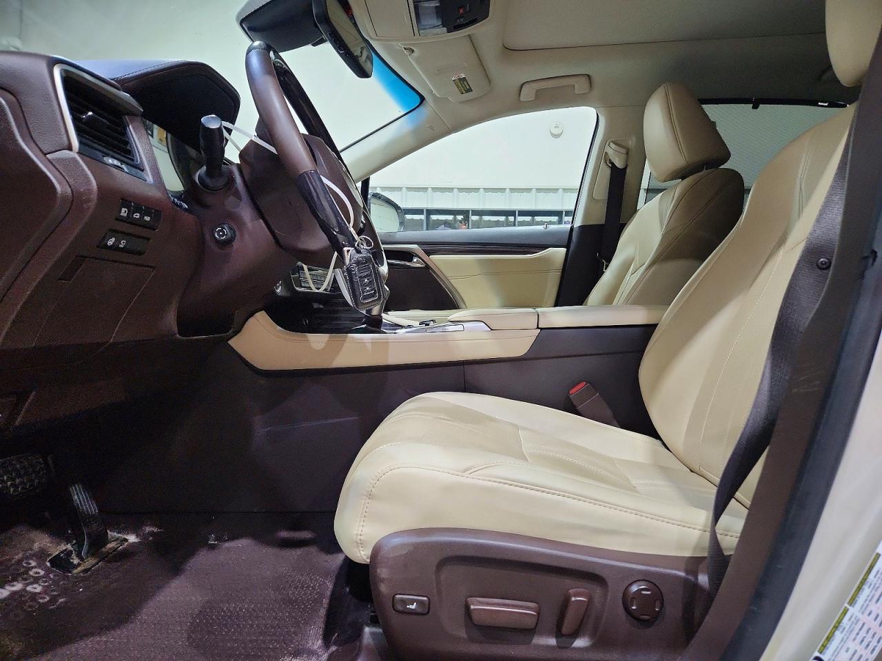 Lexus RX Base