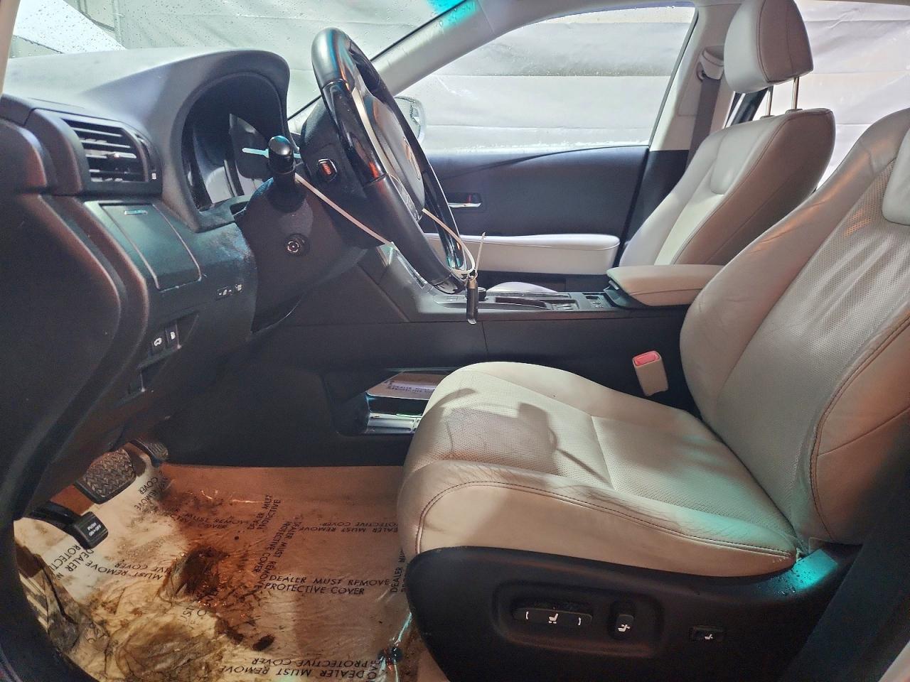 Lexus RX Base
