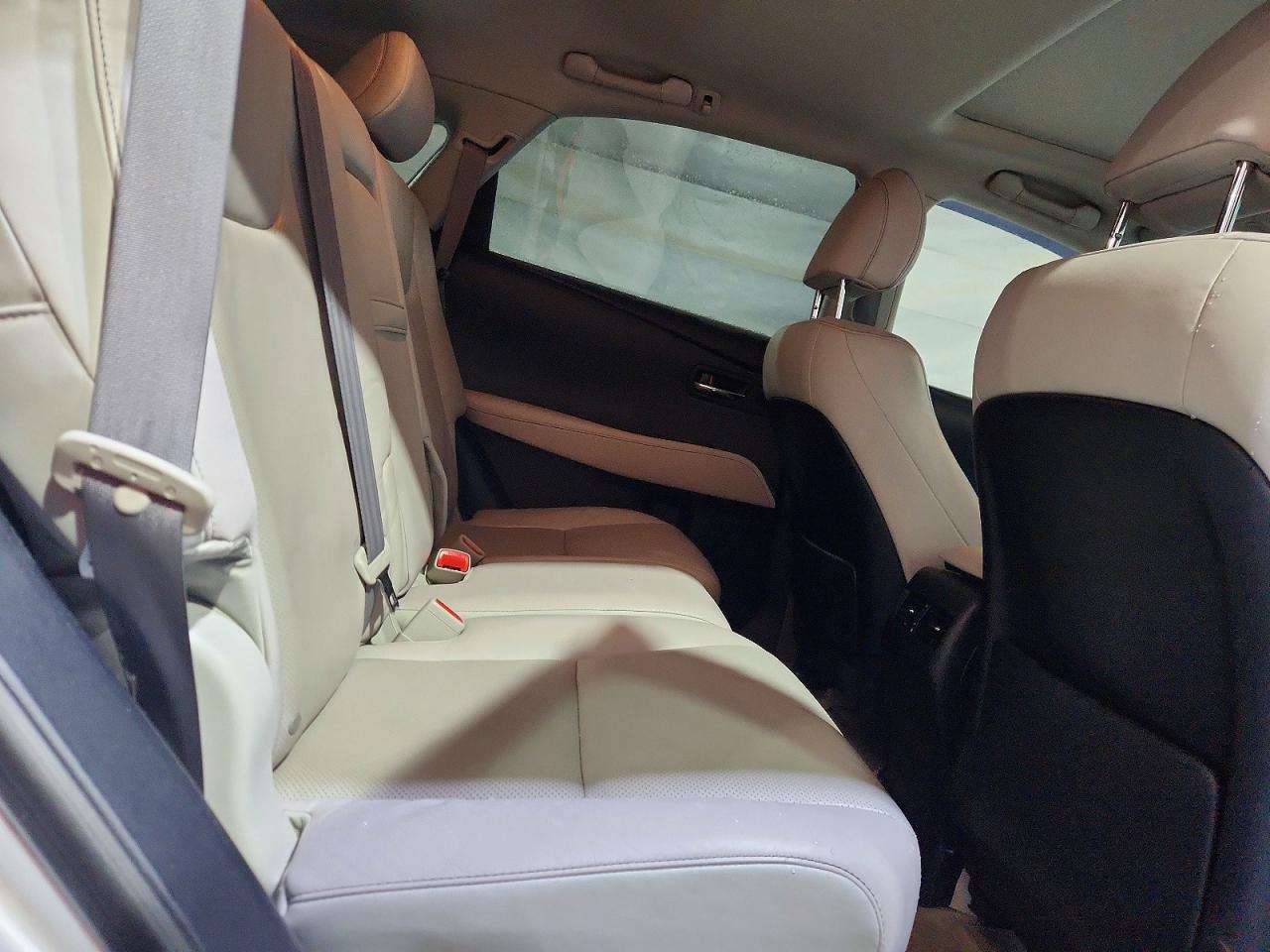 Lexus RX Base