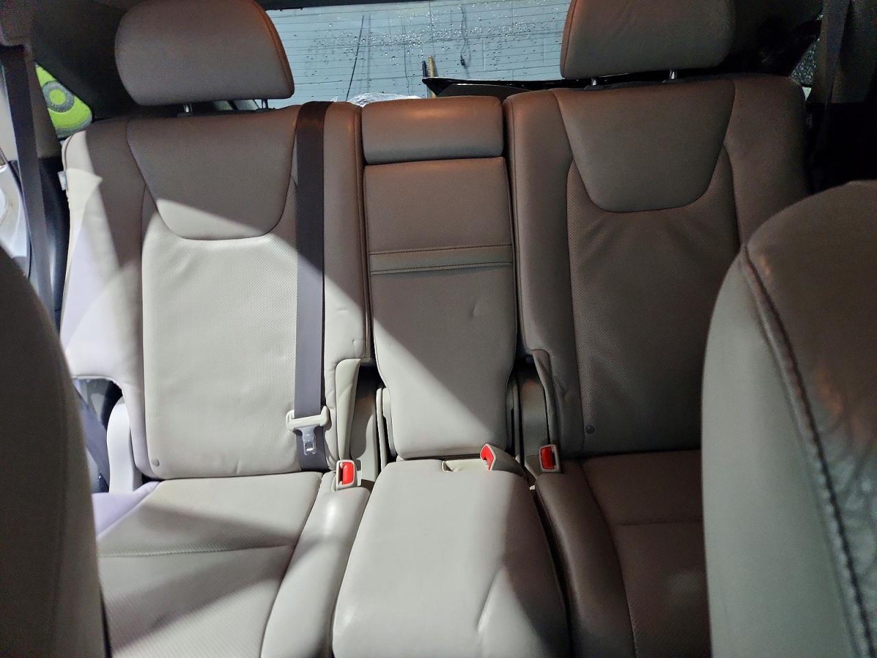 Lexus RX Base
