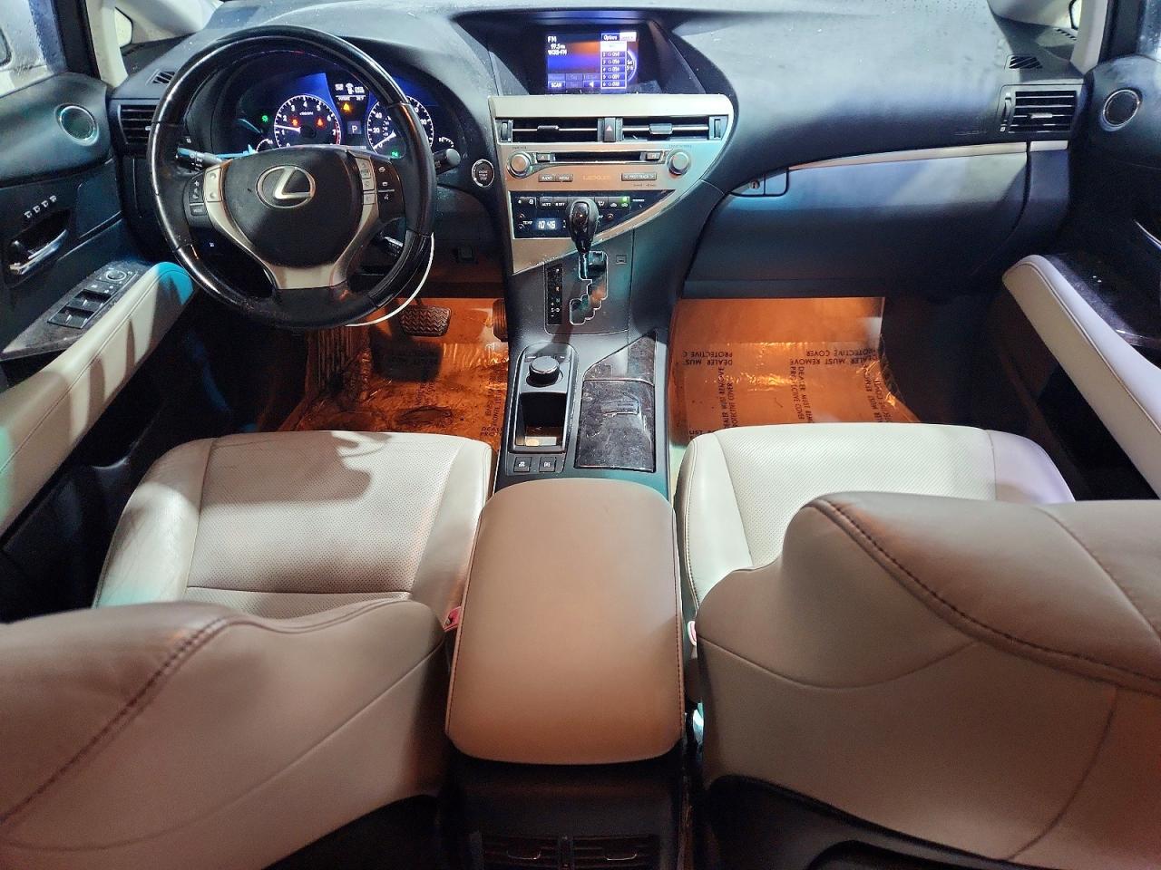 Lexus RX Base