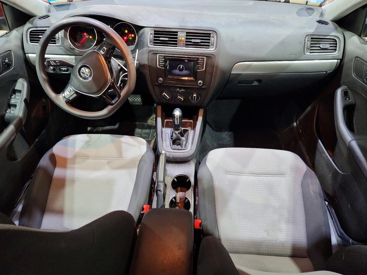 Volkswagen Jetta S