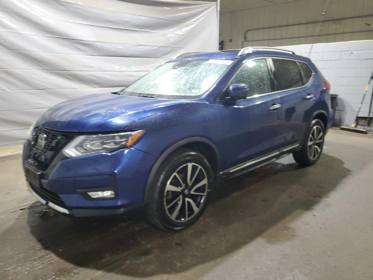 Salvage Nissan Rogue Image
