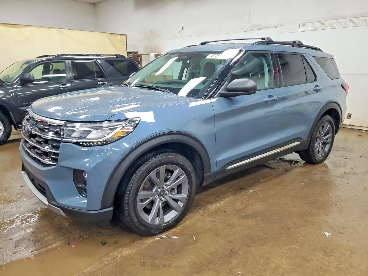 Salvage Ford Explorer Image