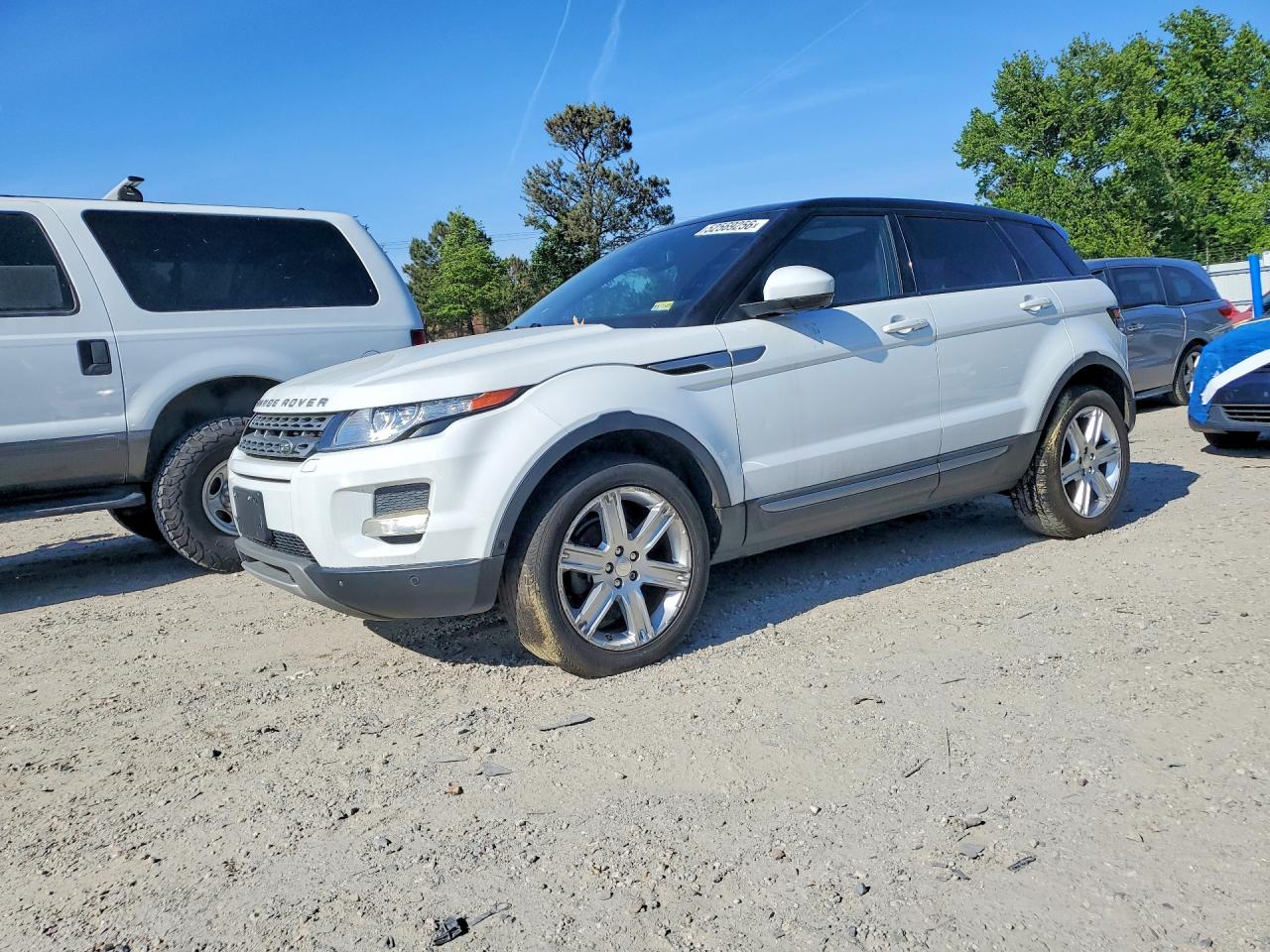 Salvage Land Rover Range Rover Image