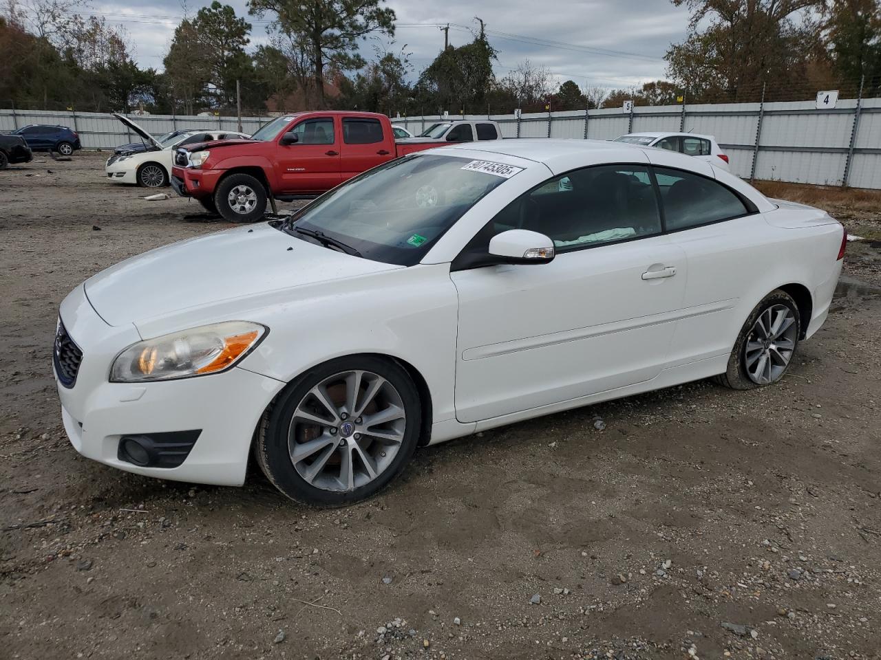 Salvage Volvo C70 Image