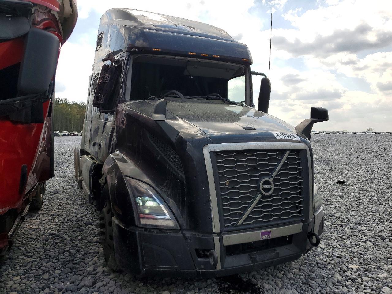 Salvage Volvo Vn Image