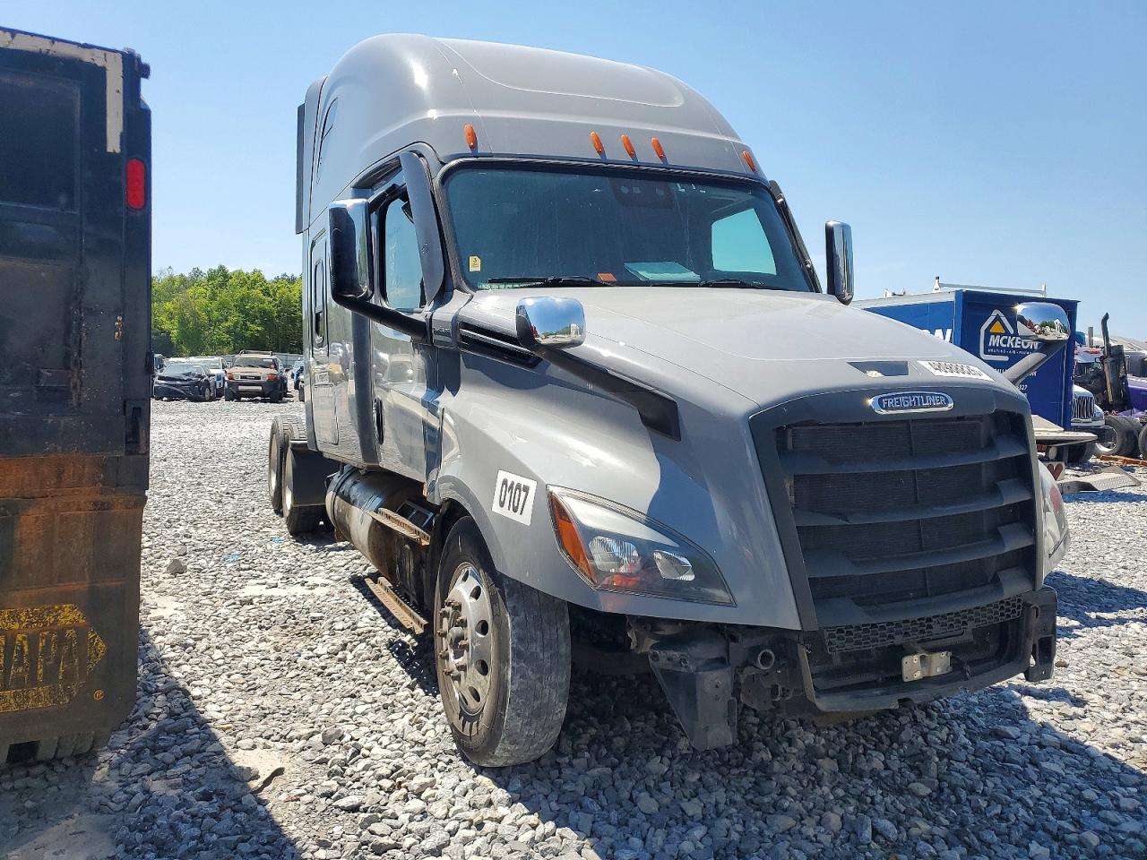 Salvage Freightliner Cascadia 126 Image
