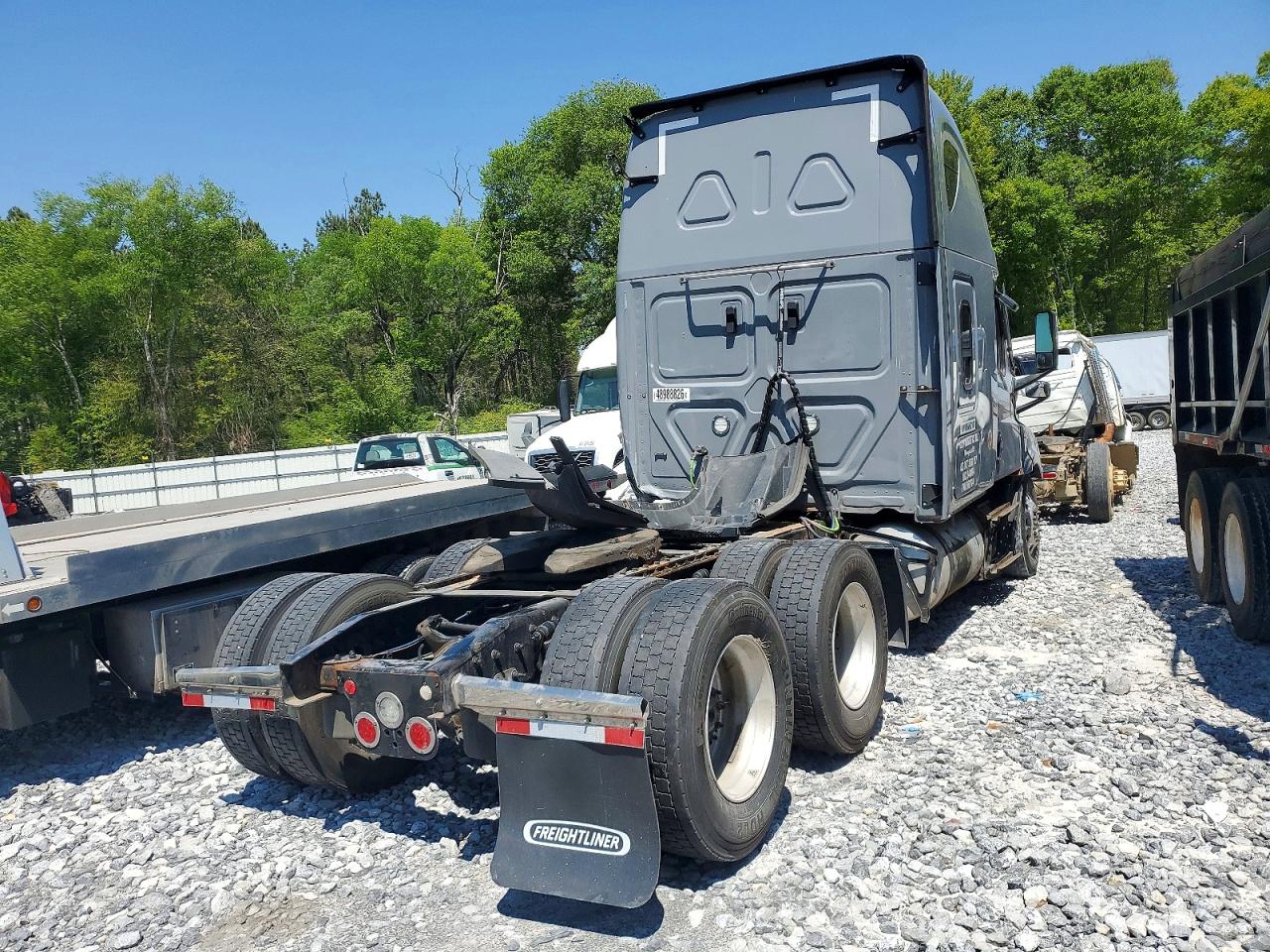 Freightliner Cascadia 126
