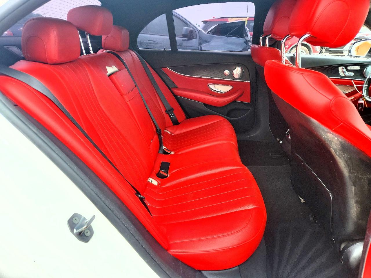 Mercedes-Benz E-Class 300