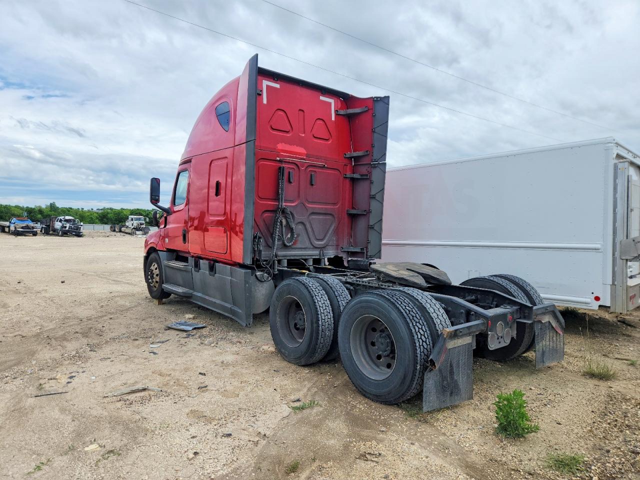 Freigliner Cascadia 126
