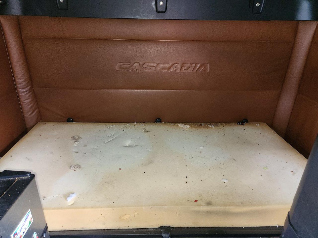 Freigliner Cascadia 126