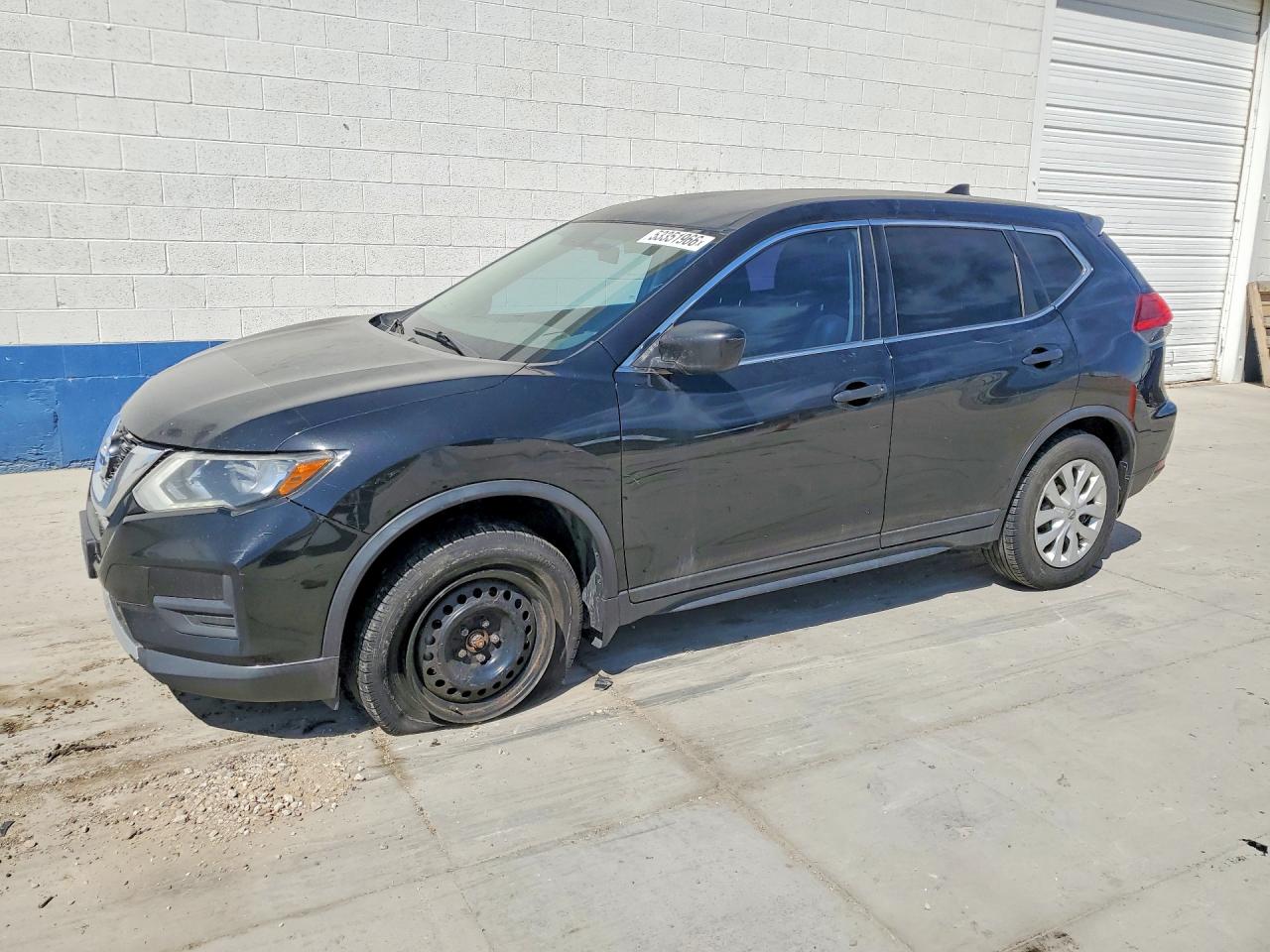 Salvage Nissan Rogue Image