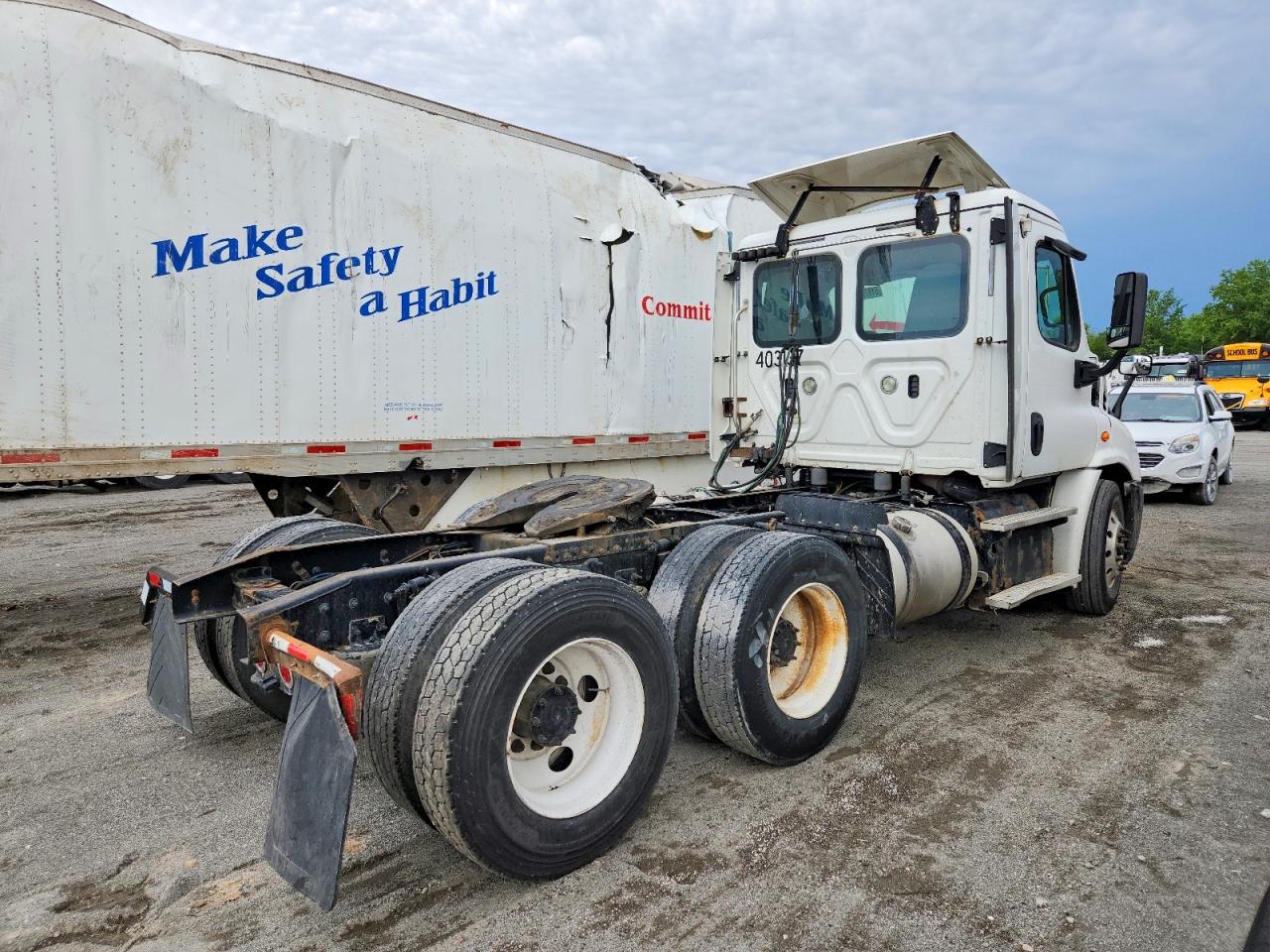 Freightliner Cascadia 113