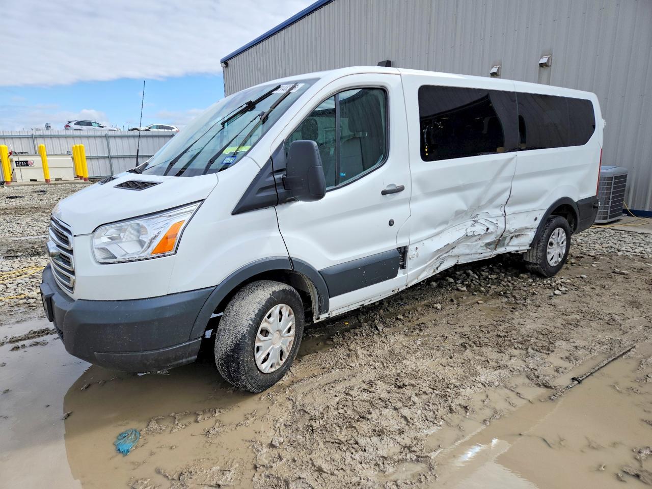 Salvage Ford Transit Image