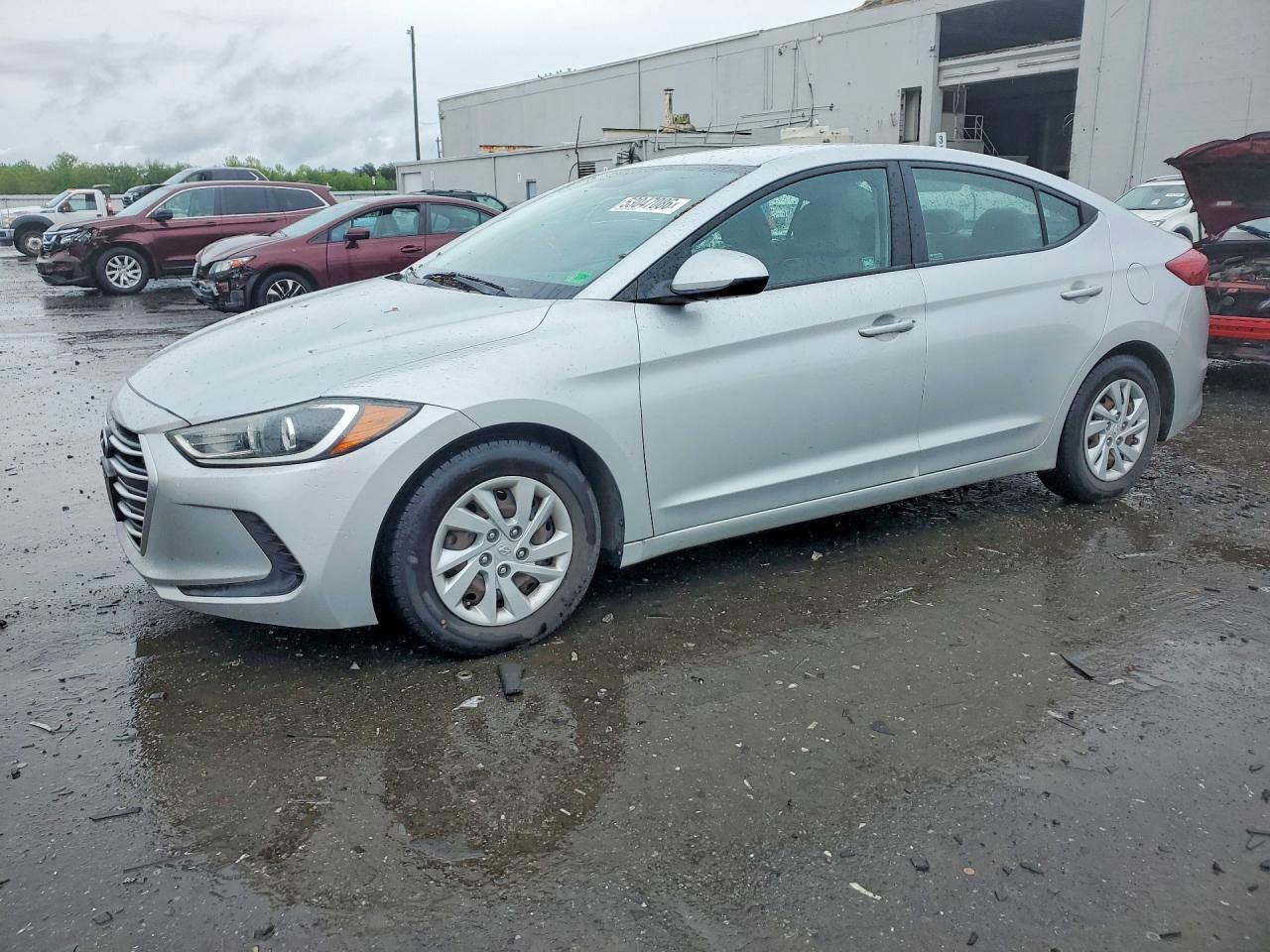 Salvage Hyundai ELANTRA Image
