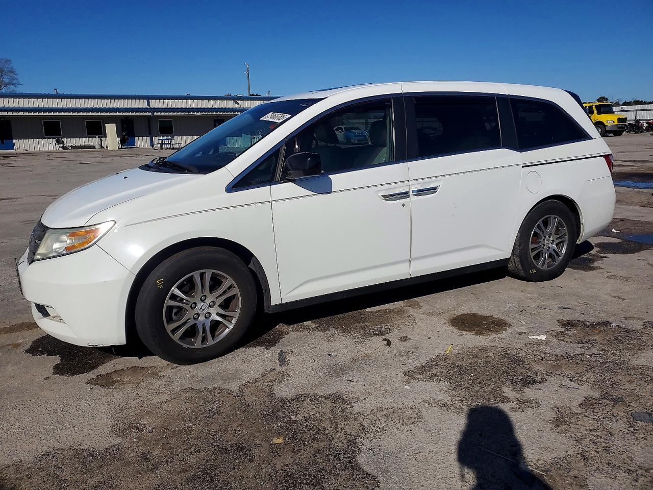 Salvage Honda Odyssey Image