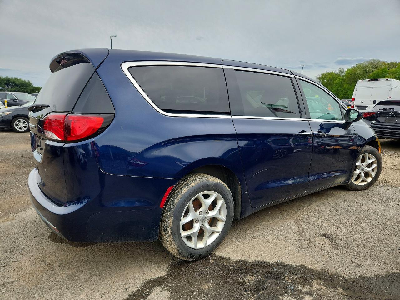 Chrysler Pacifica Touring L