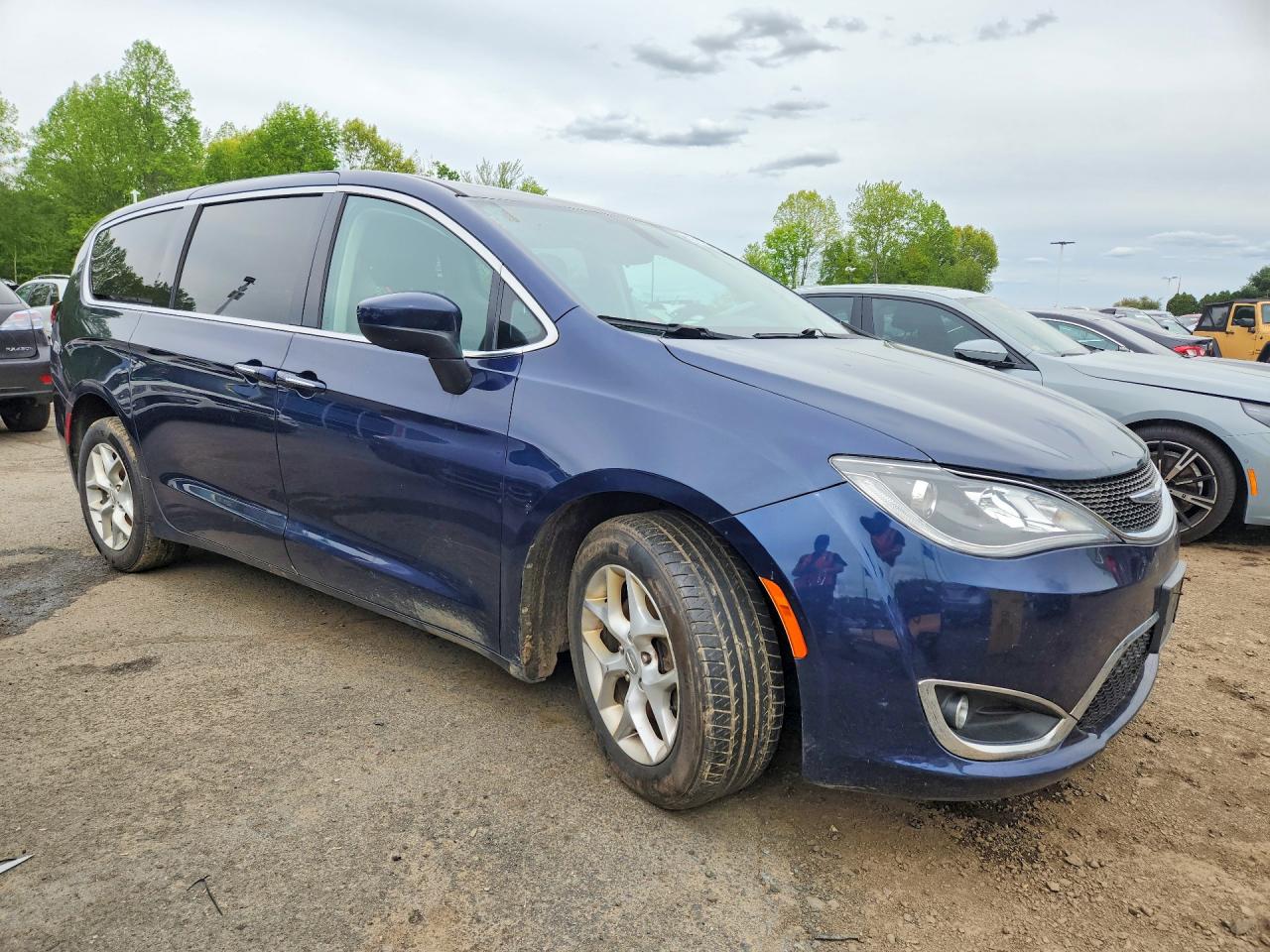 Chrysler Pacifica Touring L