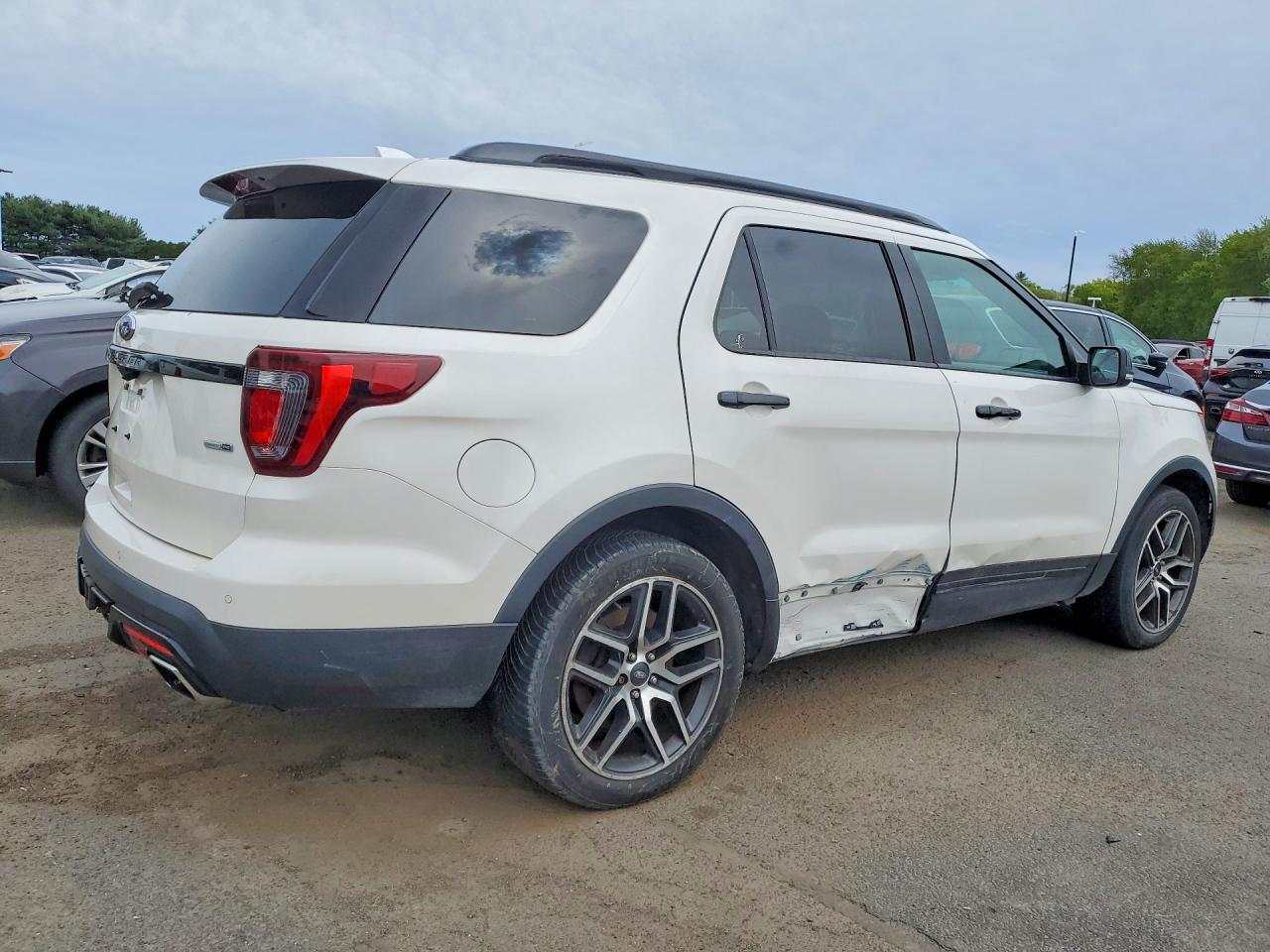 Ford Explorer Sport