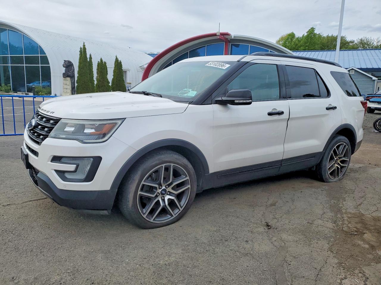 Salvage Ford Explorer Image