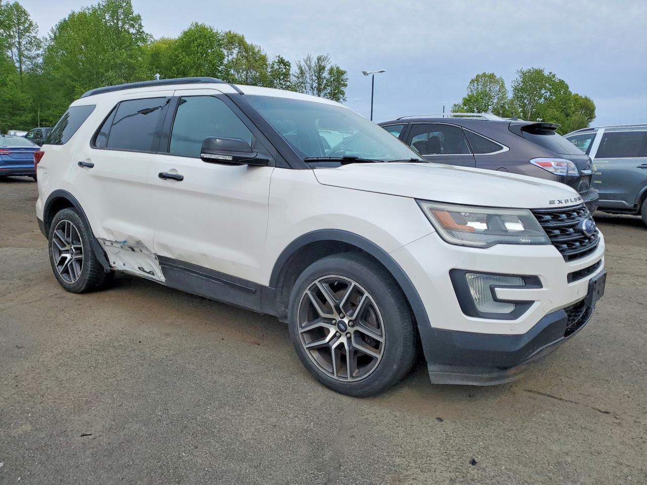Ford Explorer Sport