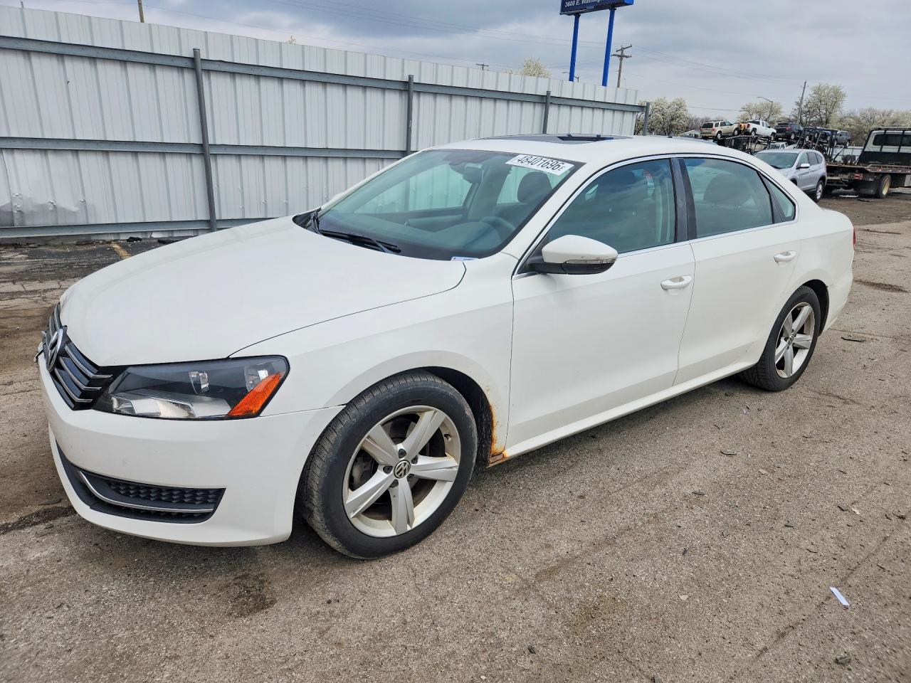 Salvage Volkswagen Passat Image