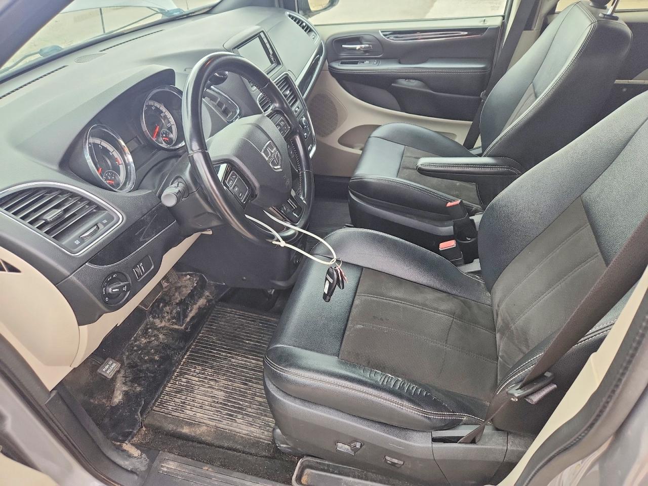 Dodge Caravan Sxt