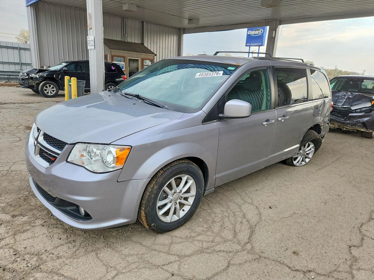 Salvage Dodge Caravan Image