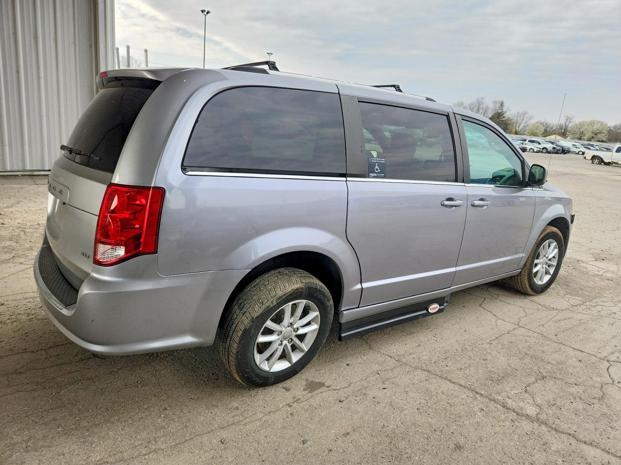 Dodge Caravan Sxt