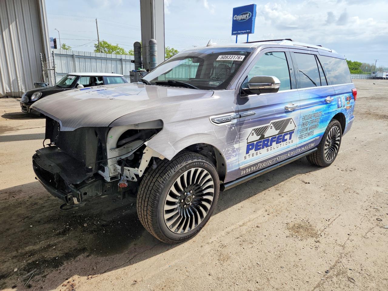 Salvage Lincoln Navigator Image