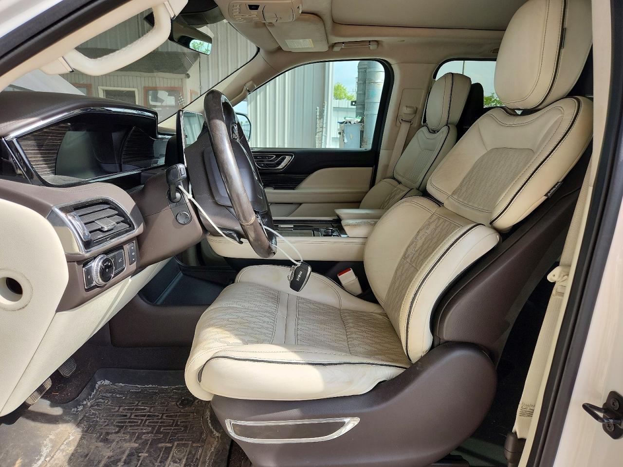 Lincoln Navigator Black Label