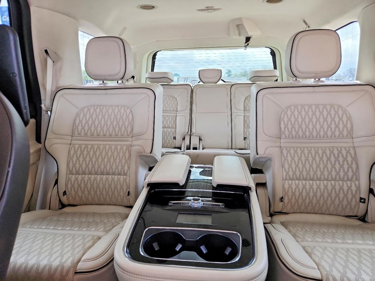 Lincoln Navigator Black Label
