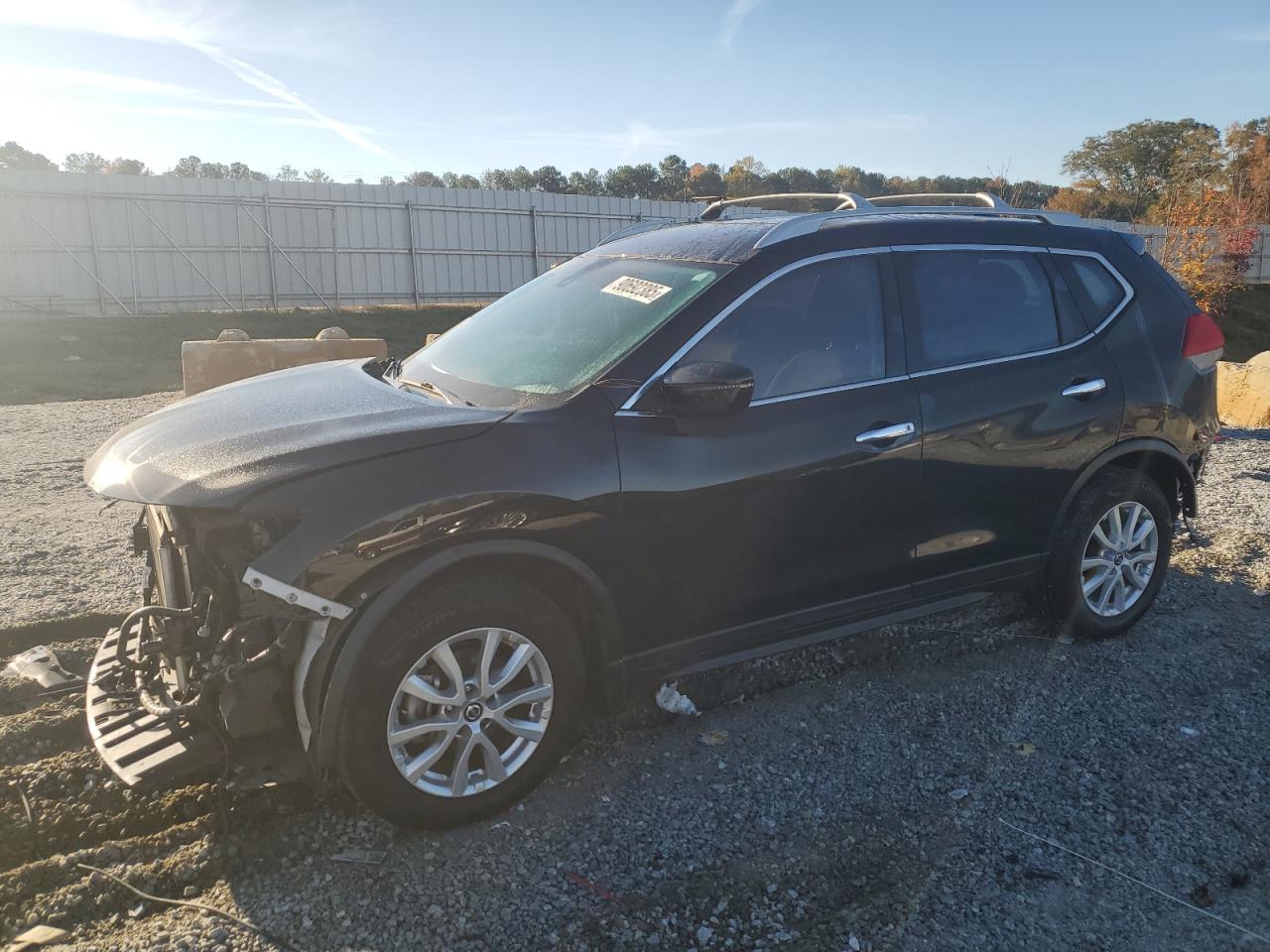 Salvage Nissan Rogue Image