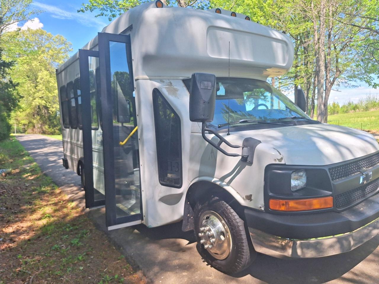 Salvage Chevrolet Express Image