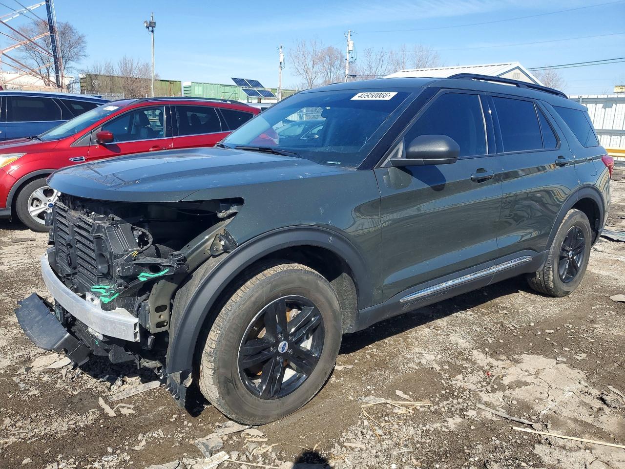 Salvage Ford Explorer Image