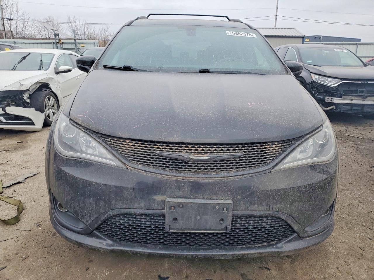 Chrysler Pacifica Limited
