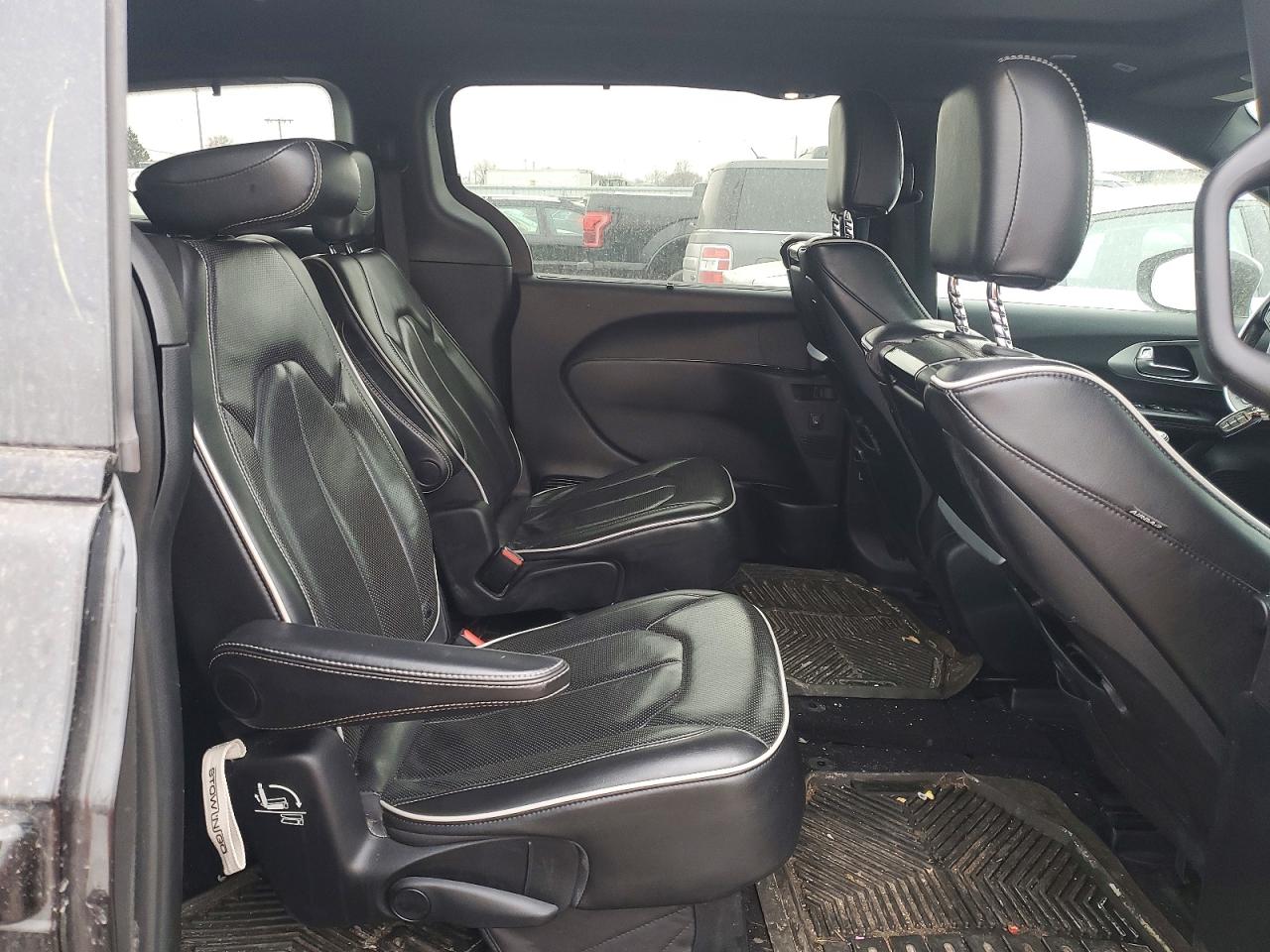Chrysler Pacifica Limited