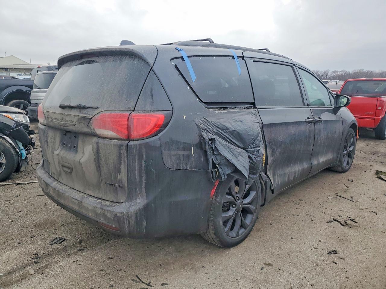 Chrysler Pacifica Limited