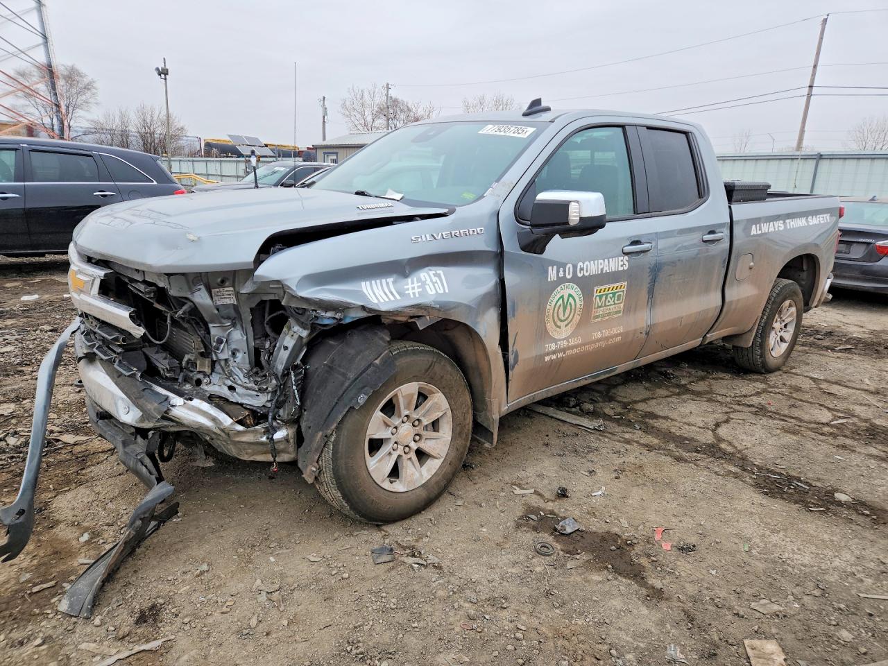 Salvage Chevrolet Silverado Image