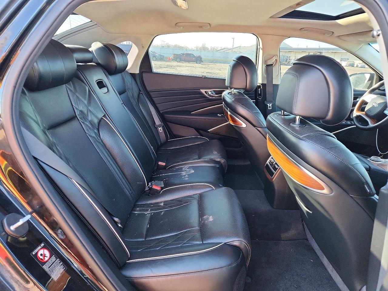 Kia K900 Luxury