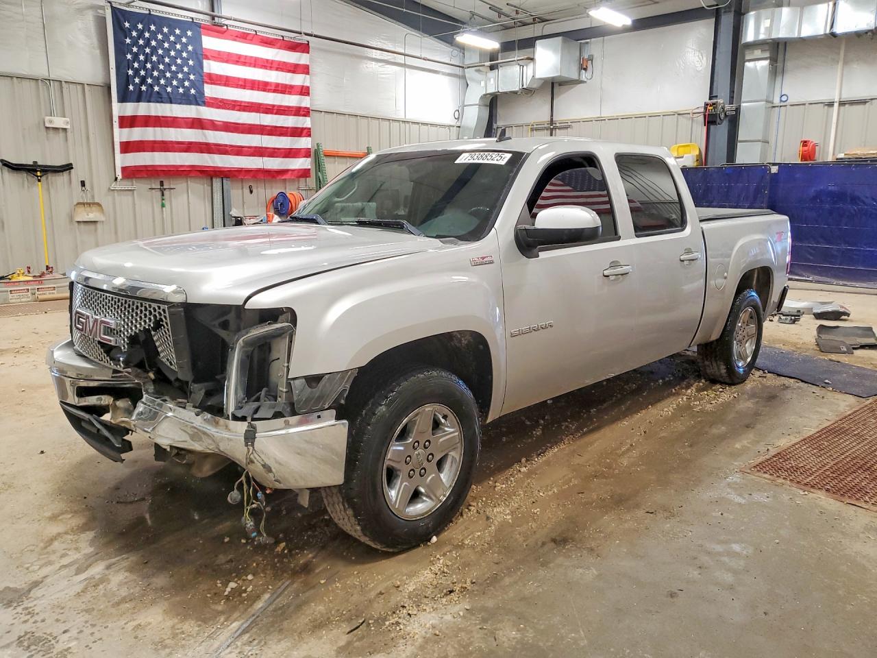 Salvage GMC Sierra Image