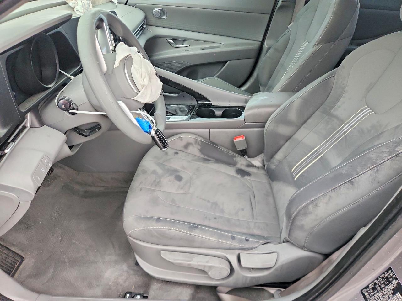 Hyundai ELANTRA Blue