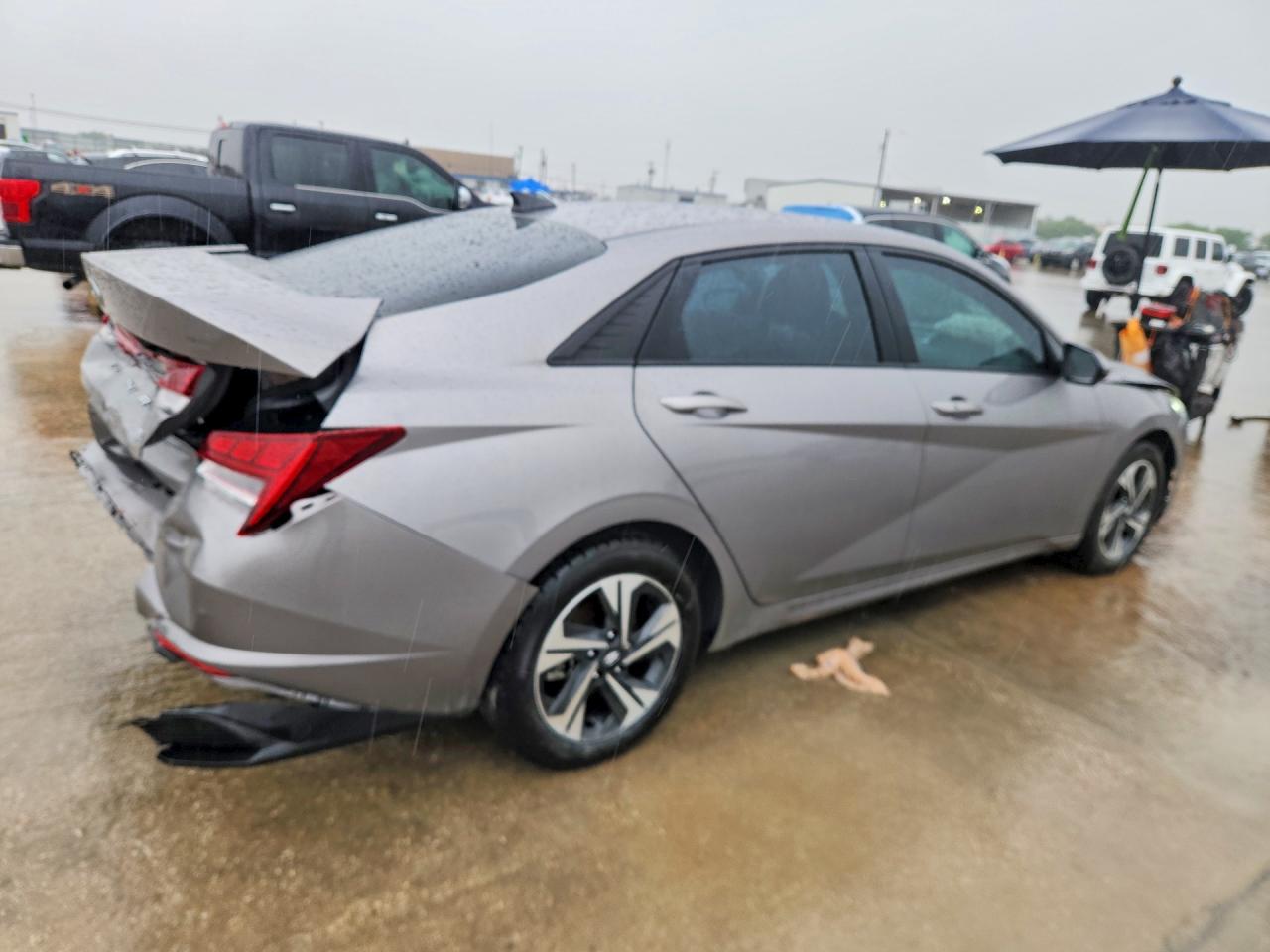 Hyundai ELANTRA Blue