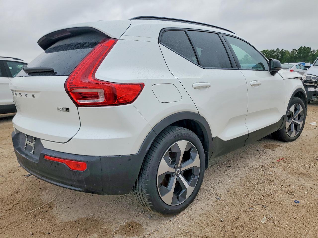 Volvo XC40 Plus